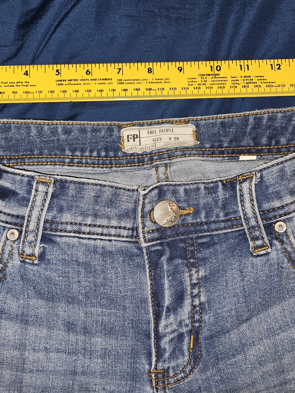Free People Light Blue Distressed Ankle Jeans 28x25